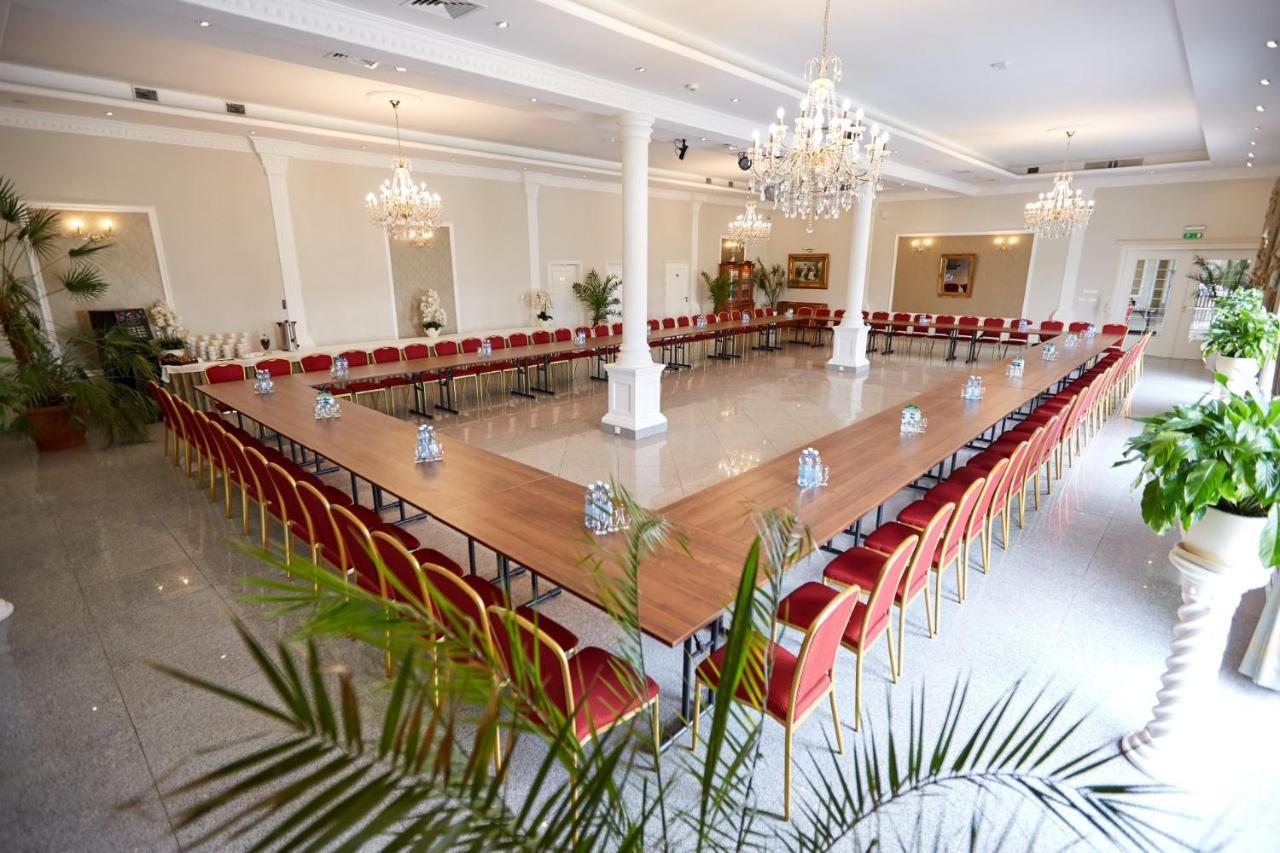 Parisel Palace Centrum Konferencyjno-Wypoczynkowe Klimki Pod Lukowem Exteriér fotografie