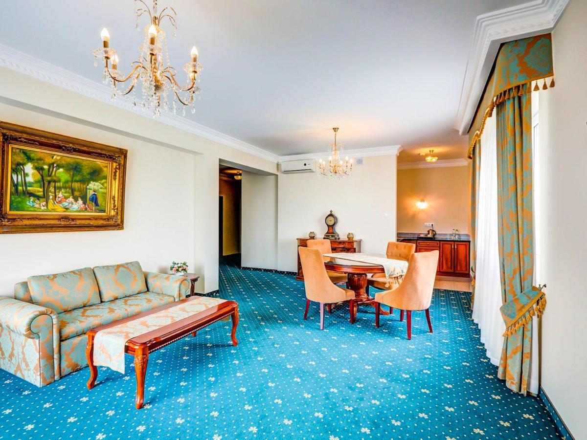 Parisel Palace Centrum Konferencyjno-Wypoczynkowe Klimki Pod Lukowem Exteriér fotografie